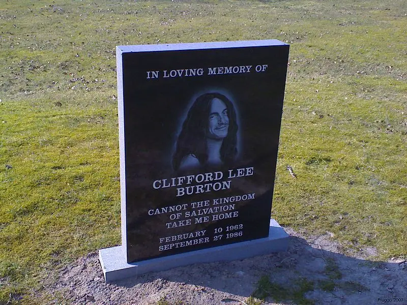 Feliz Cumpleaños Cliff Burton! (Homenaje)