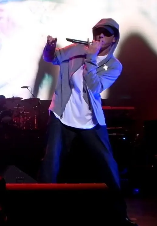 informacion sobre artistas famosos :) Parte 1