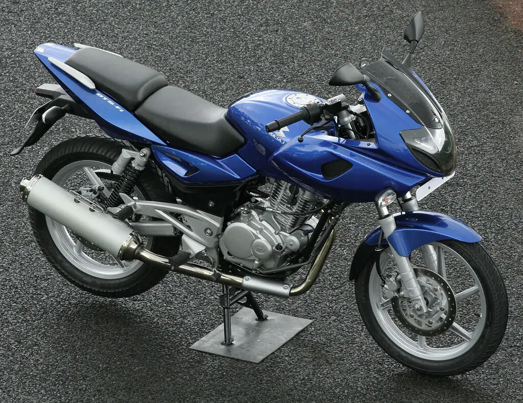 Bajaj 220 Todo lo que querias saber sobre esta moto.