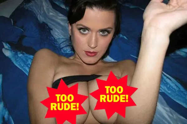 Katy Perry "escandalo por foto desnuda"