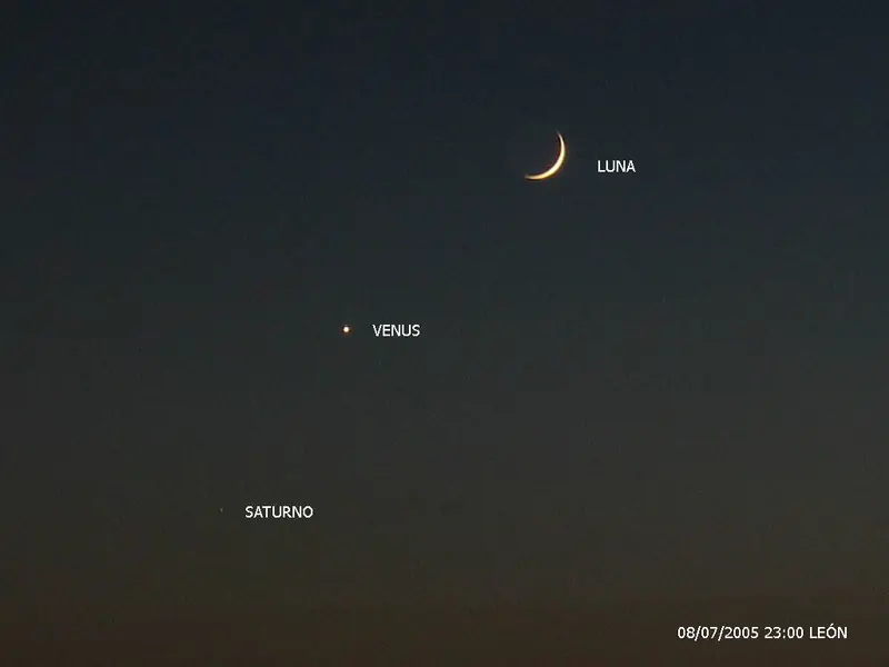 La Luna se aproxima a Venus y Saturno