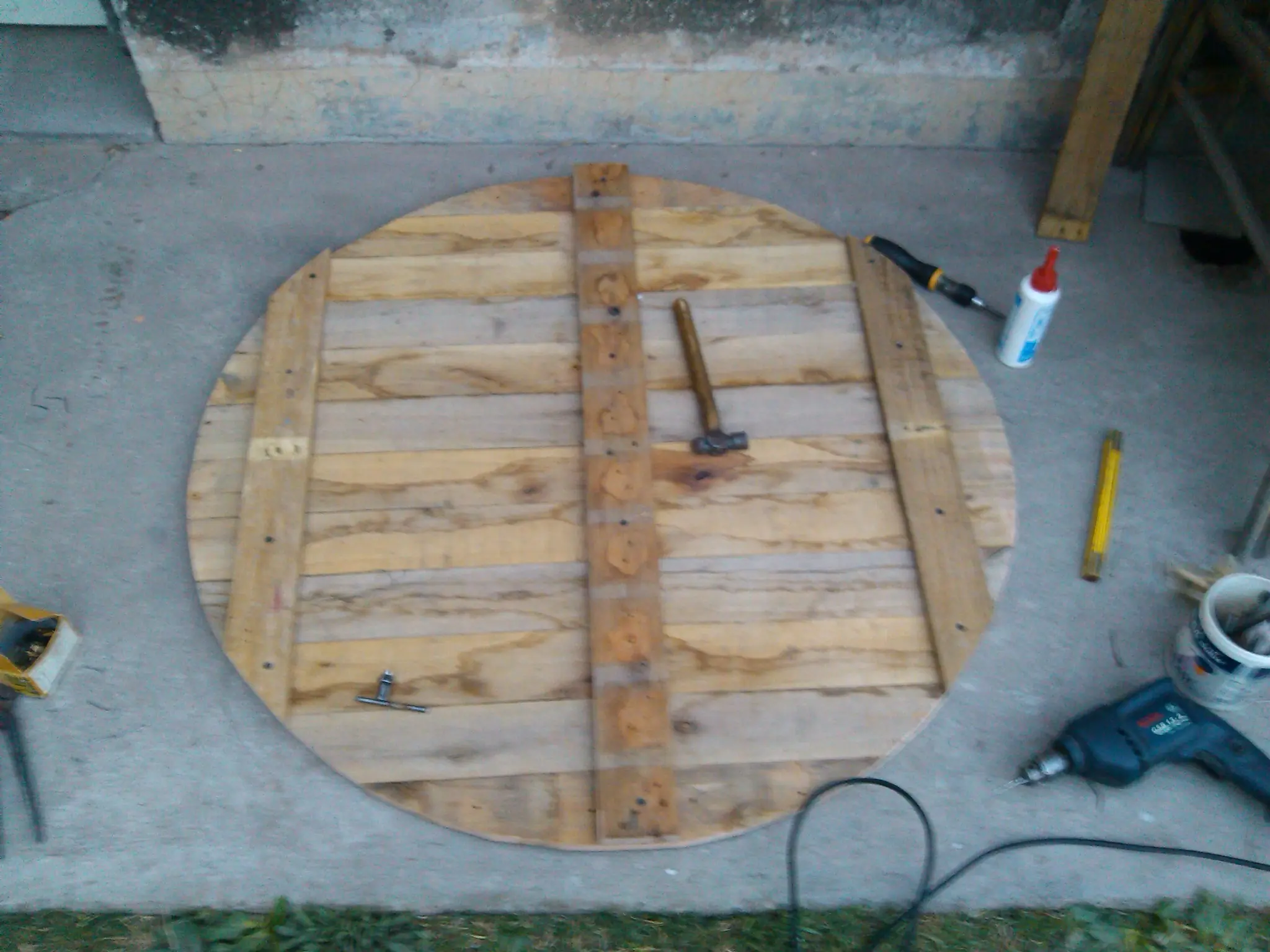Hice una mesita con madera de pallets!!