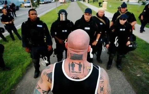 Policia