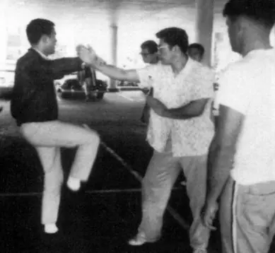 bruce lee el camino de un dragon parte 2
