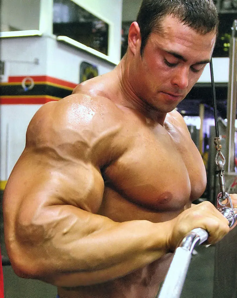 Rutina de bíceps para aumentar masa muscular rápidamente.