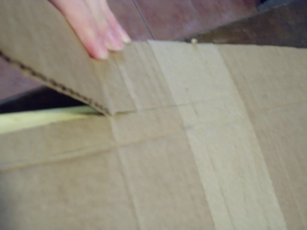 2 cuadros para la abuela con una caja y mucha paciencia