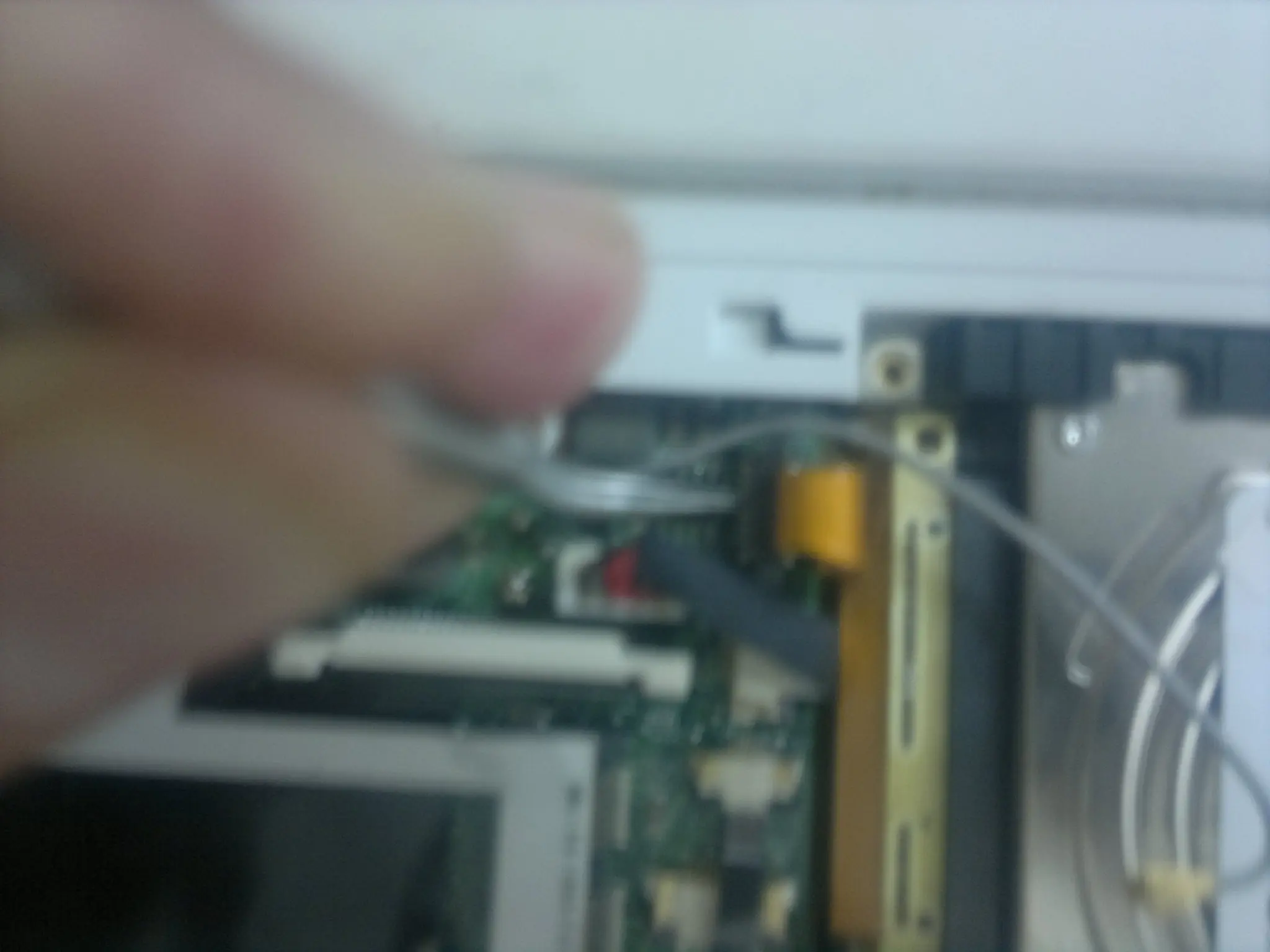 Desarmar netbook exo 355 (gobierno)