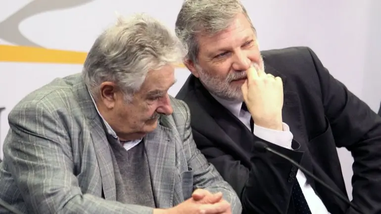 Mujica prohíbe muertos, porno y drogas en TV