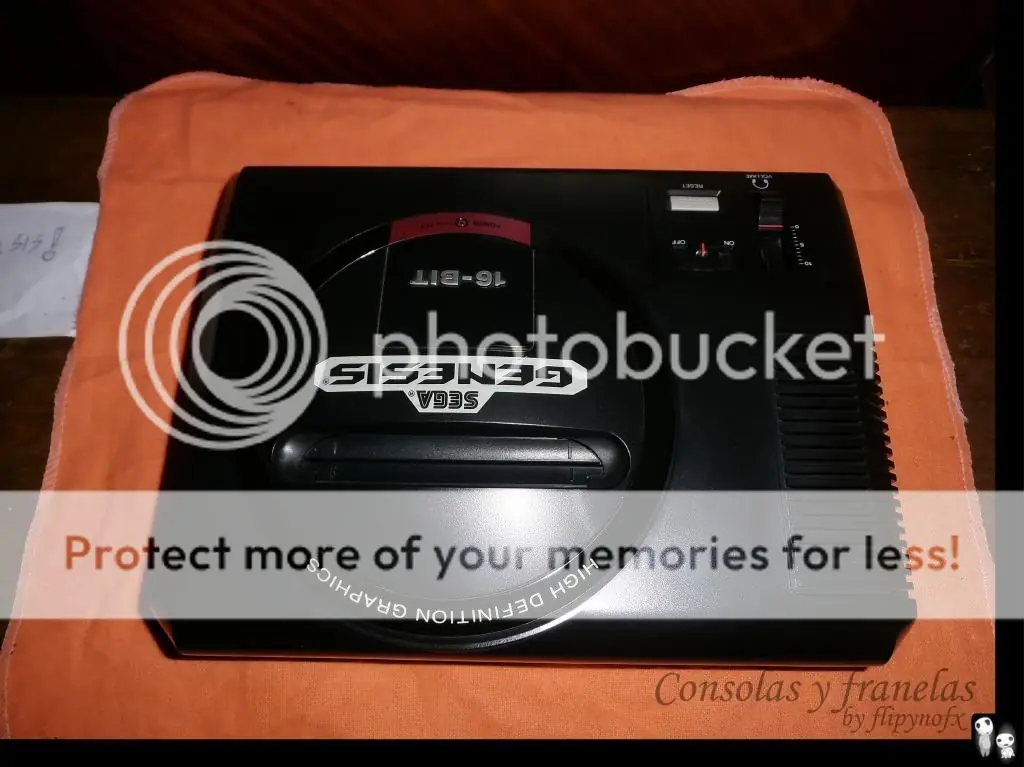 Consolas y franelas *Sega Genesis* (photo collection)