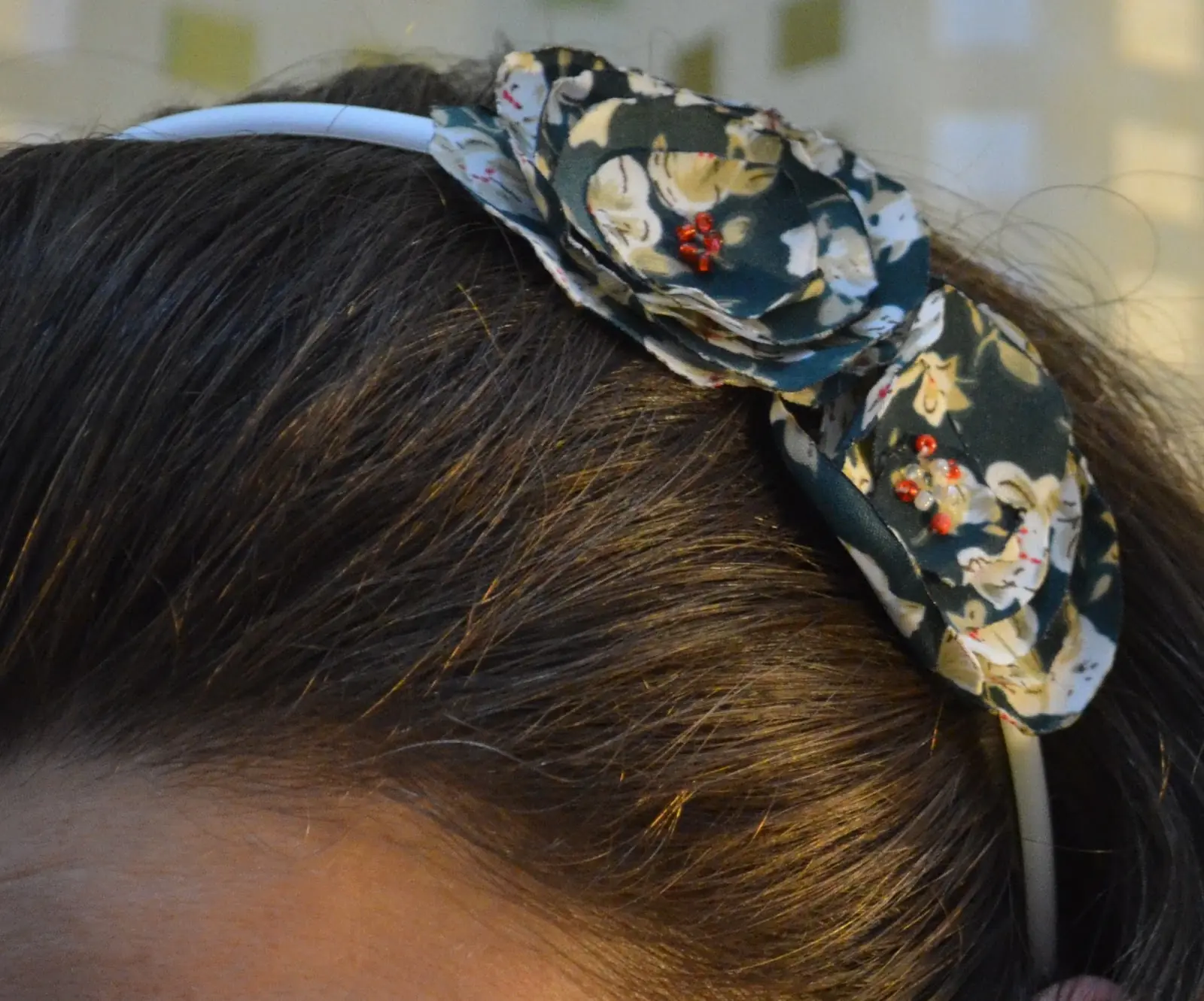 Tiaras con flores artesanales [hechas por mi] Gomilina