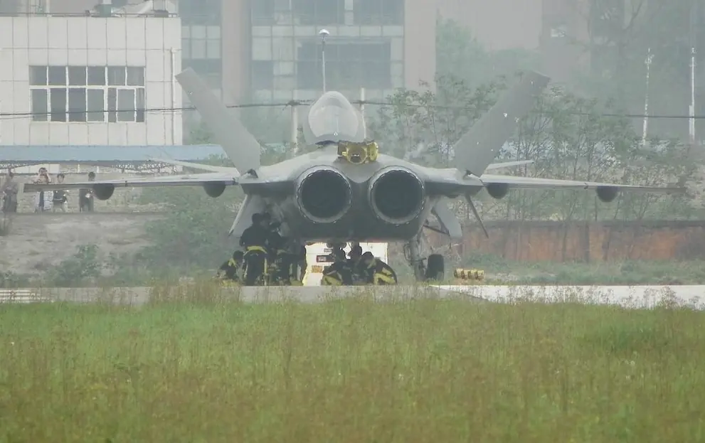 Chengdu J-20 Avión Chino de 5ª Generación
