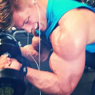 Mito? Macho que se respeta, entrena hasta vomitar