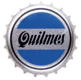 Mesa con tapitas de cerveza!