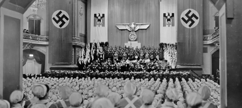 Enfermeras de día, nazis y asesinas de noche