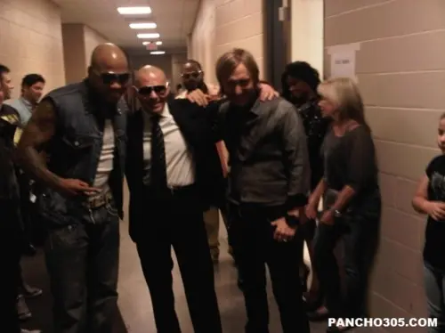 Miley Cyrus y 7 negros