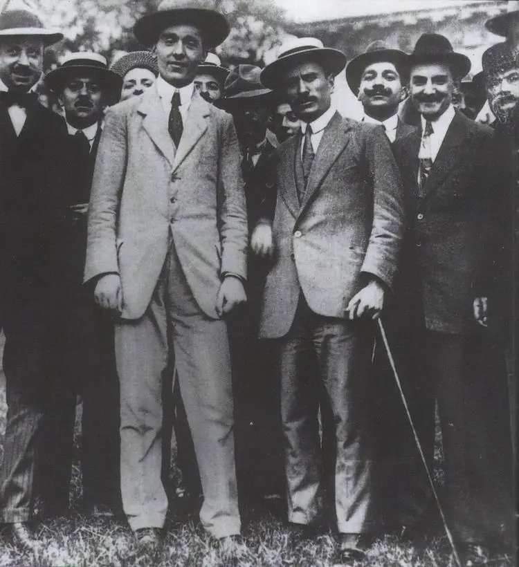 ¡Fascistas! (Mussolini socialista)