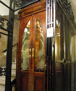 el ascensor, el olvidado de la historia