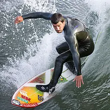 Rescataron a tres surfistas en el Río de la Plata