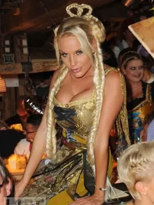 ¡Imposible ignorarlas! bellezas en el Oktoberfest