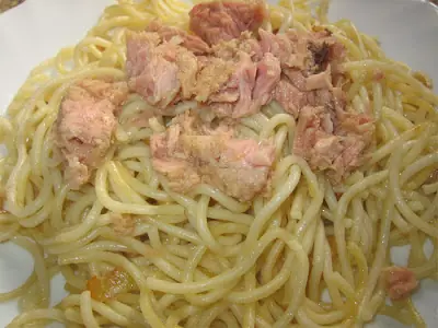 Espaguetis con atún...