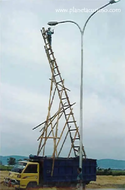 La forma mas segura de reparar la luz