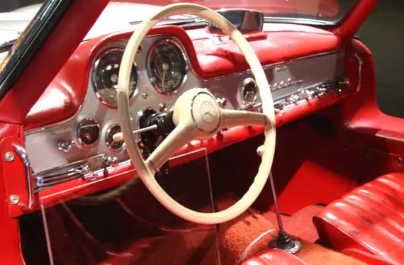 Mercedes Benz
