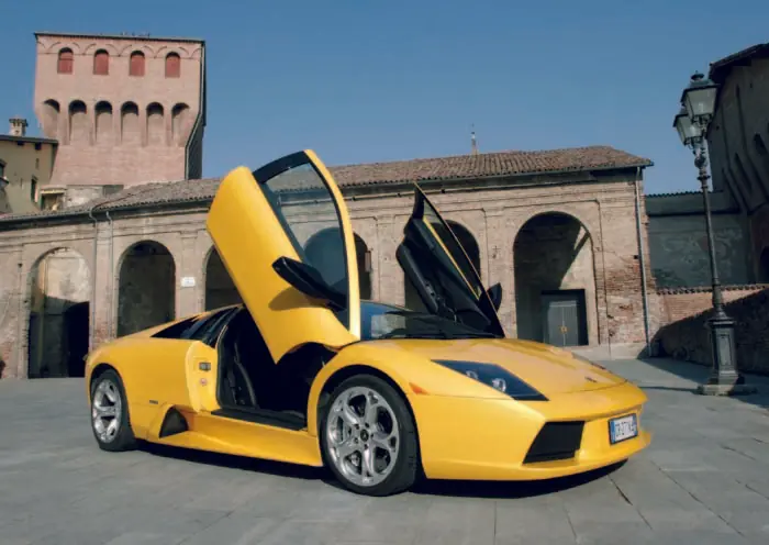 del miura al aventador