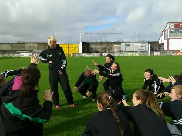 Una chica irlandesa anotó uno de los goles del año