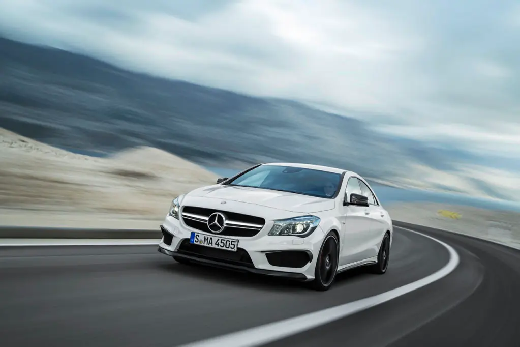 Mercedes ya piensa