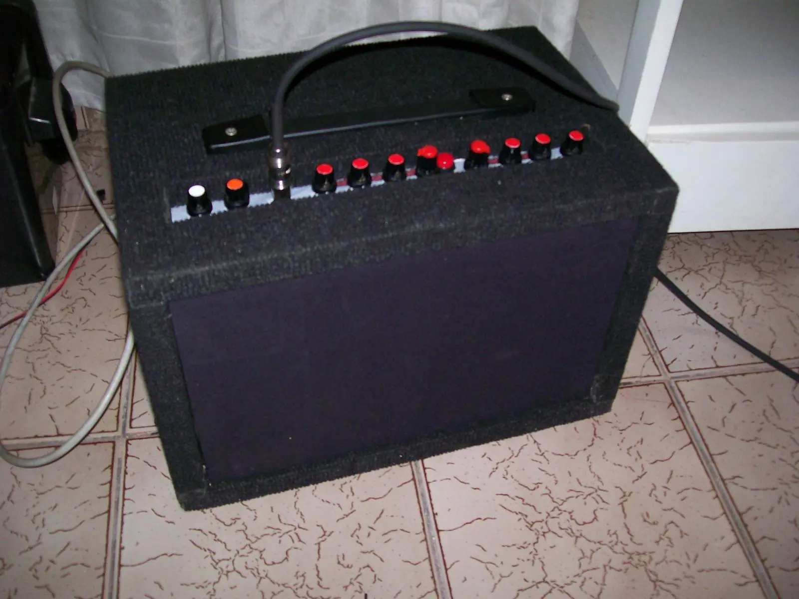Amplificador de guitarra hecho por mi ( Parte 2 )