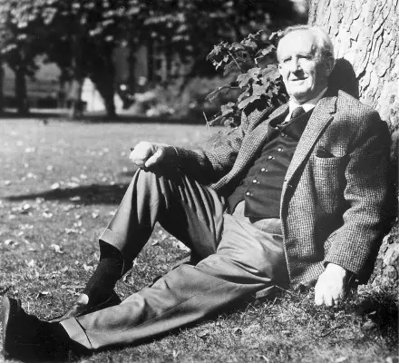 JRR Tolkien, Su vida, Sus obras