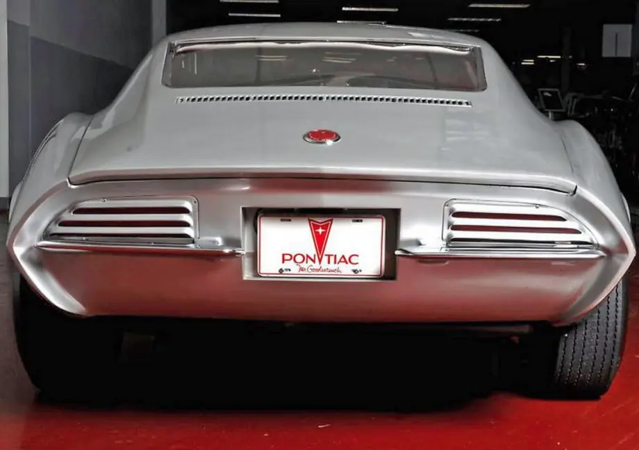 Muscle car conceptos: 1965 Pontiac Banshee vs Vauxhall XVR 6