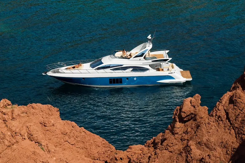 Yates de lujo Azimut