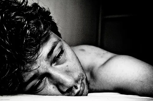 Dormir poco, mal o a deshoras nos predispone a enfermar