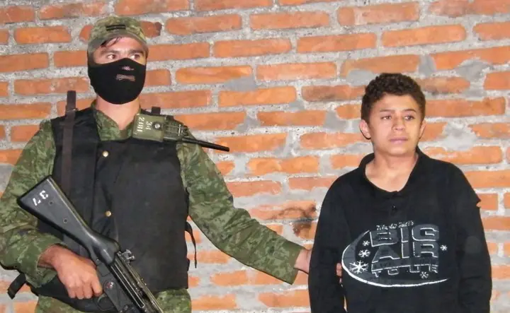 Aprenden a "niño" sicario en morelos, mexico