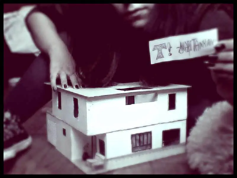 Mi casa de 30 x 30 cm *O*(fósforos + cartón + amor :B)
