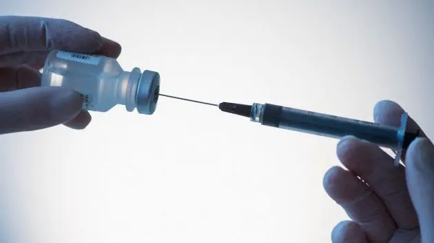 Científicos rusos aplican con éxito una vaсuna contra el