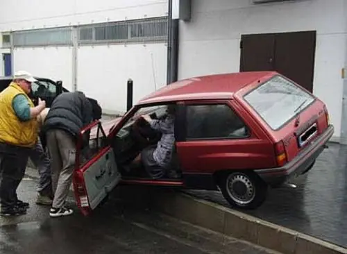Mujeres al volante...