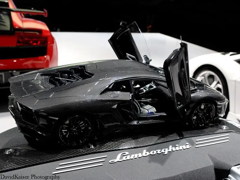 Lamborghini Aventador 1:8