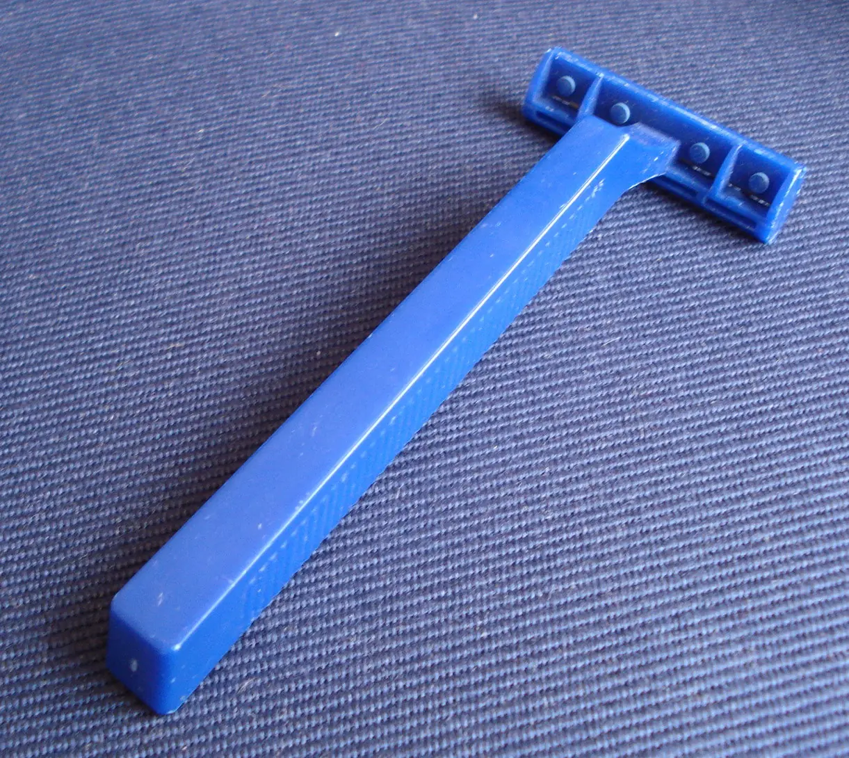 Como sacar pelos y pelusa de una prenda