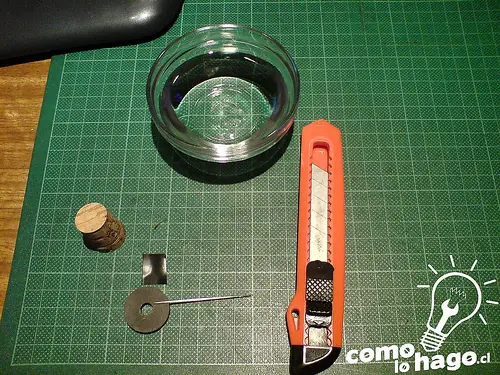 como hacer una brujula casera