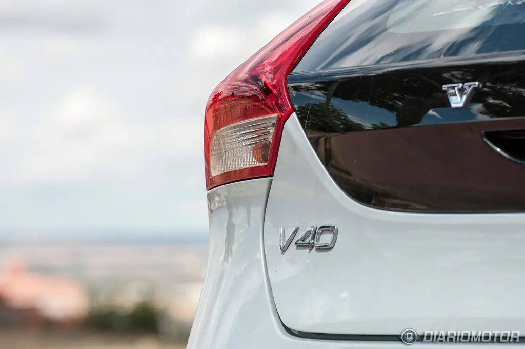 volvo v40