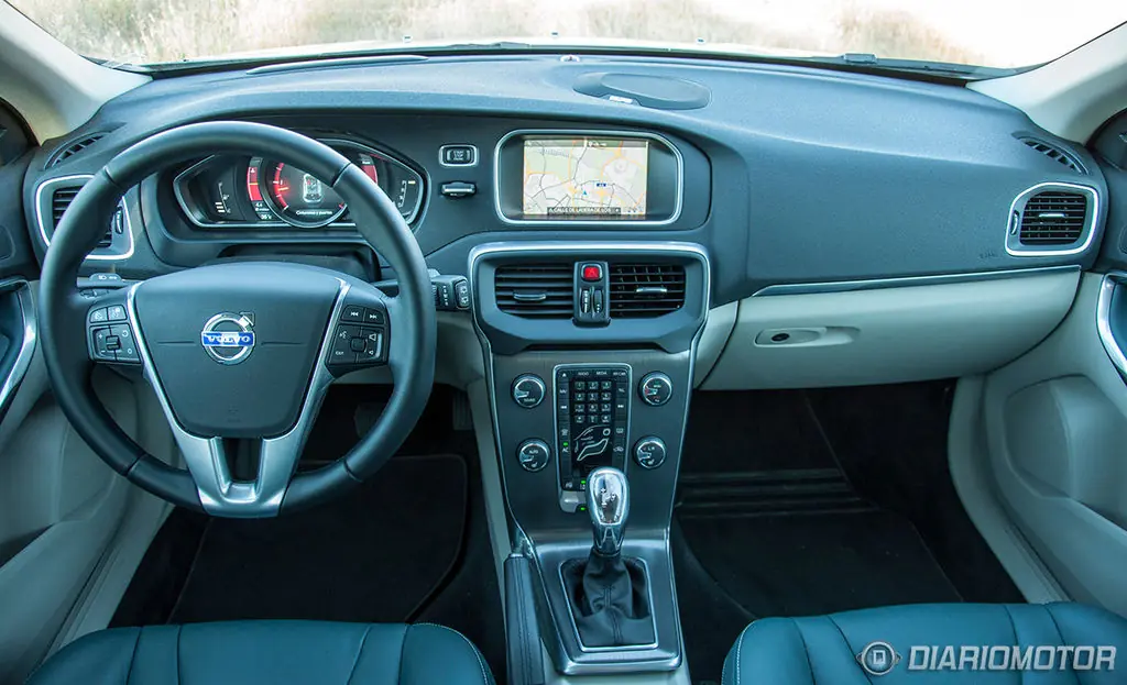 volvo v40