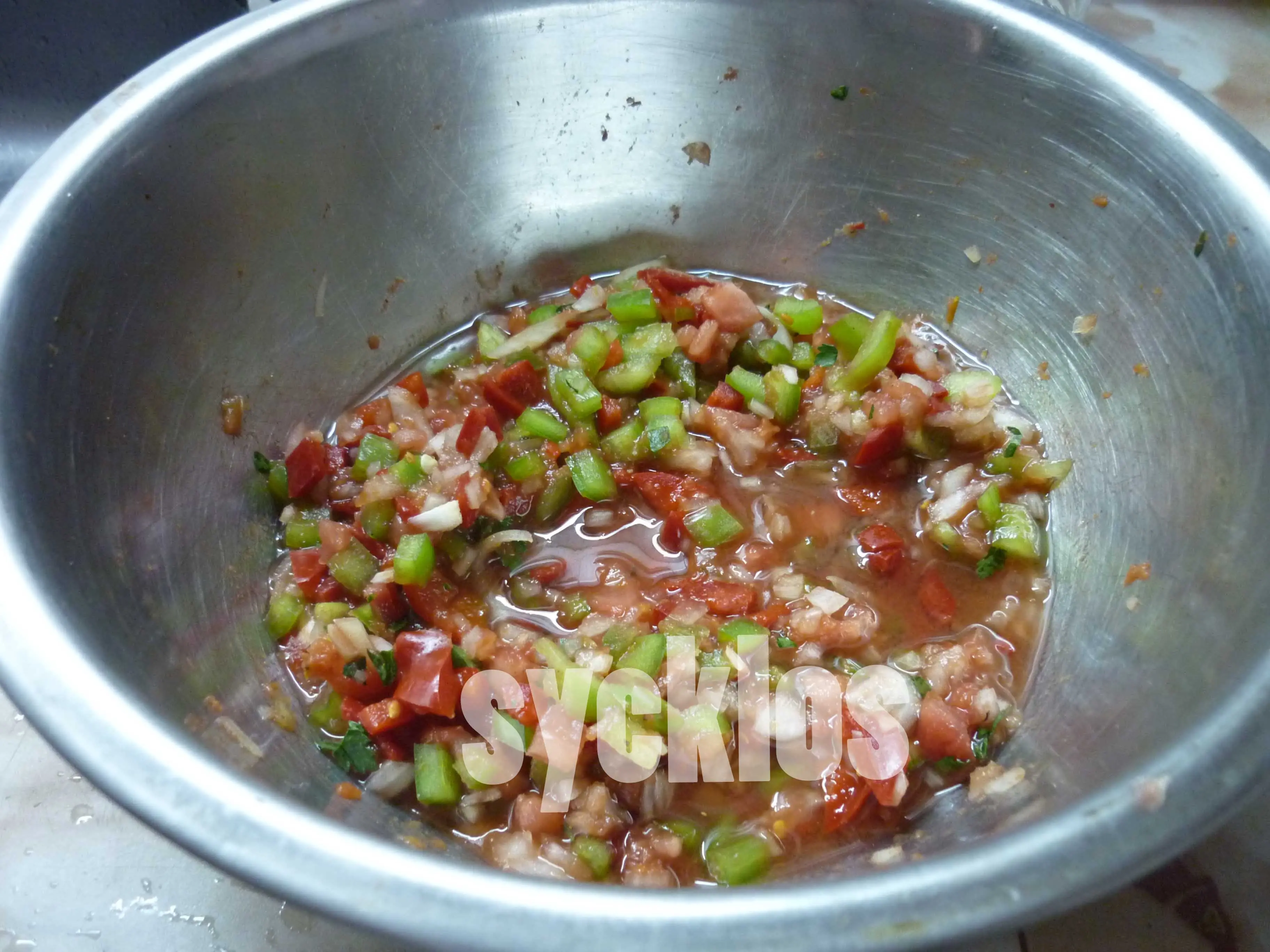 Tacos rellenos de pollo + Salsa de morrón [Foto-receta]