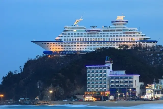El crucero que nunca navegará: The Sun Cruise.