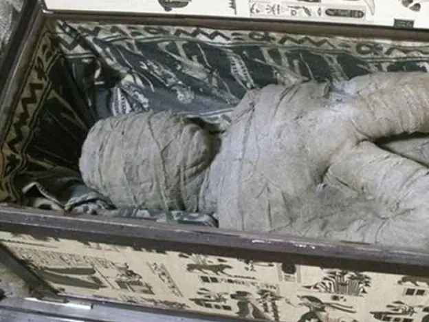 Niño de 10 años encontro una momia en la casa de su abuela
