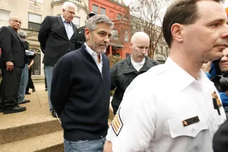 George Clooney, arrestado frente a la embajada de Sudán