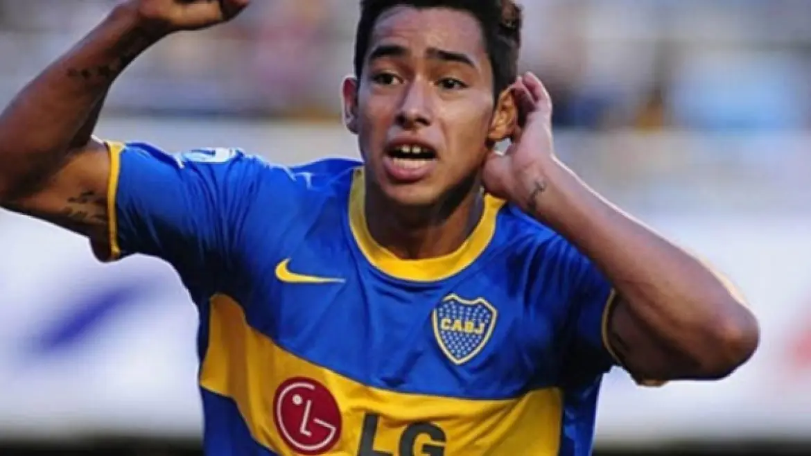 El Barcelona renovó su interés por Araujo