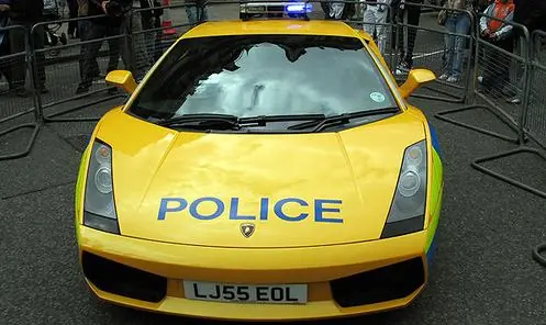 autos de policia tuning