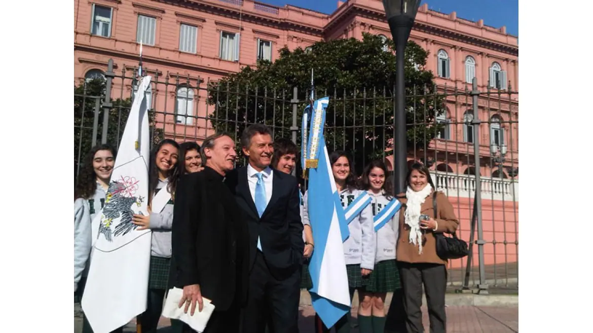 Macri visita de lejos el lugar que nunca va a ocupar.